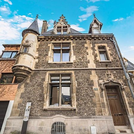 Tournelles Vue Cathedrale- Maison Climatisee Du Xvie Siecle Classee Apartment Reims Luaran gambar