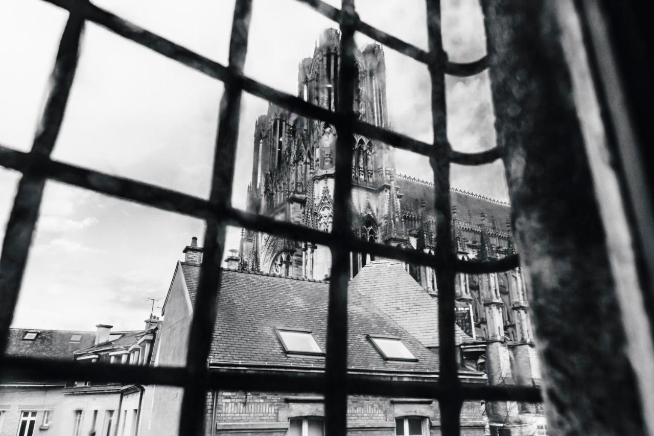 Tournelles Vue Cathedrale- Maison Climatisee Du Xvie Siecle Classee Apartment Reims Luaran gambar