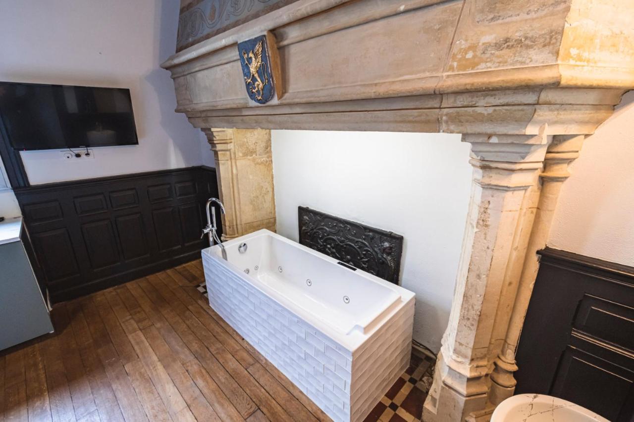 Tournelles Vue Cathedrale- Maison Climatisee Du Xvie Siecle Classee Apartment Reims Luaran gambar