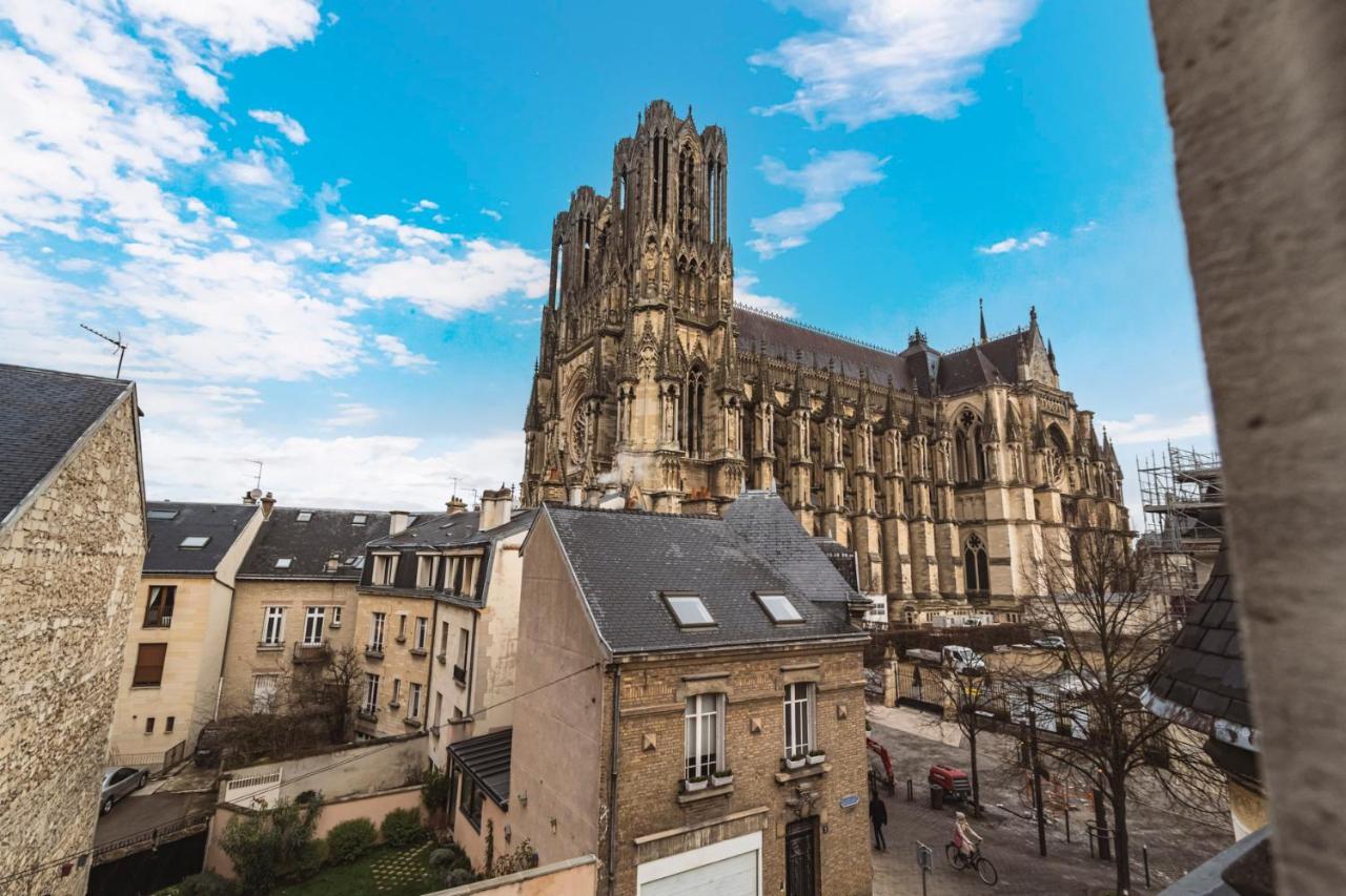Tournelles Vue Cathedrale- Maison Climatisee Du Xvie Siecle Classee Apartment Reims Luaran gambar