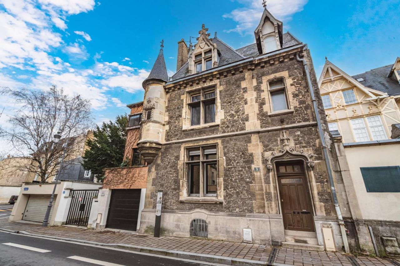 Tournelles Vue Cathedrale- Maison Climatisee Du Xvie Siecle Classee Apartment Reims Luaran gambar