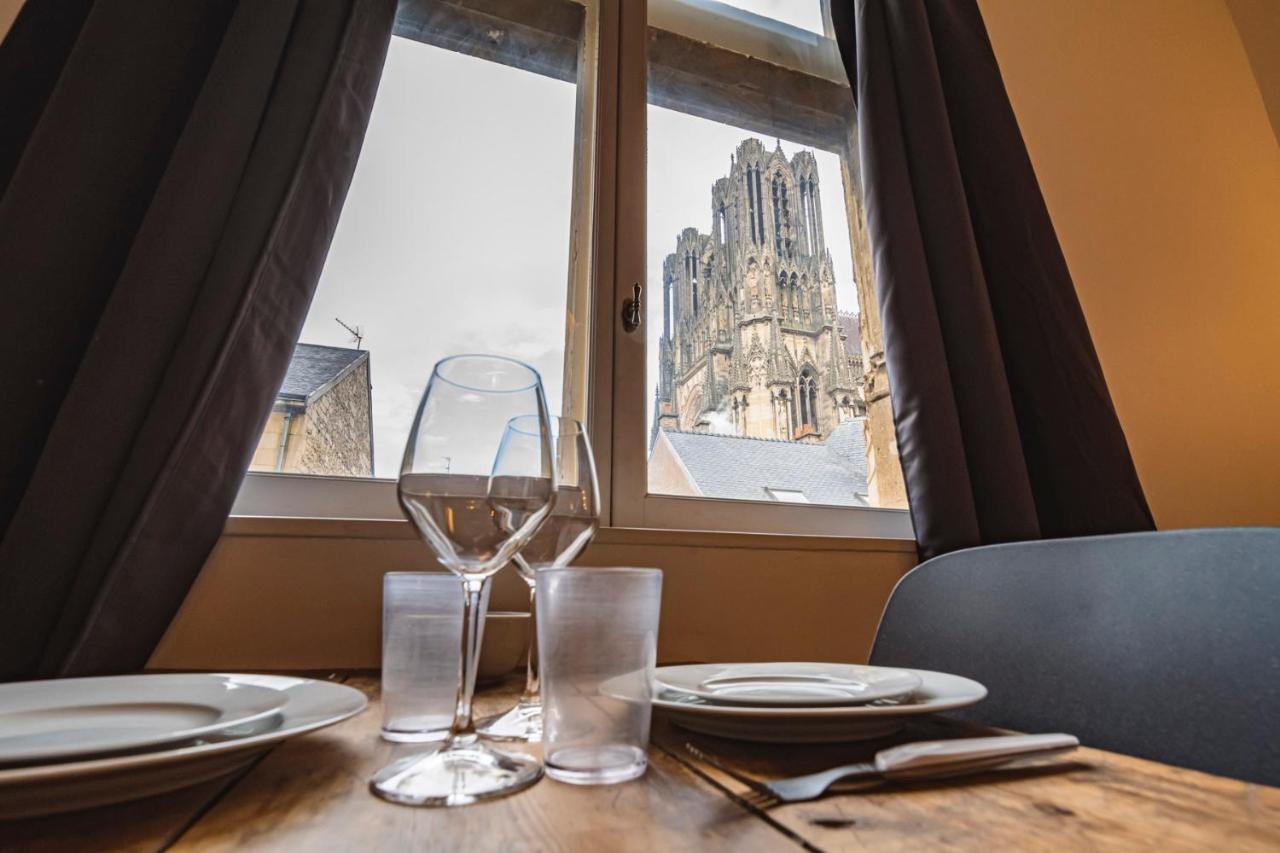 Tournelles Vue Cathedrale- Maison Climatisee Du Xvie Siecle Classee Apartment Reims Luaran gambar