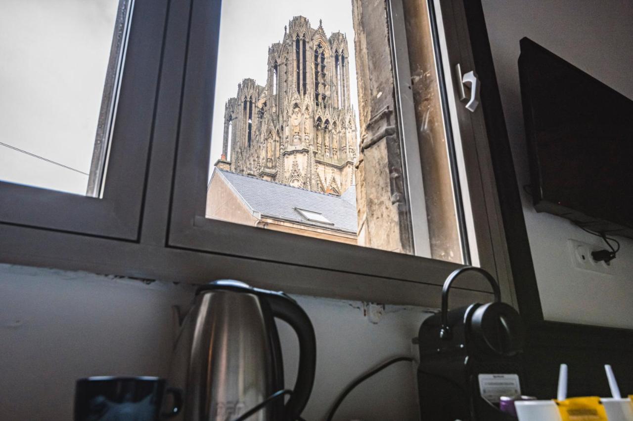 Tournelles Vue Cathedrale- Maison Climatisee Du Xvie Siecle Classee Apartment Reims Luaran gambar